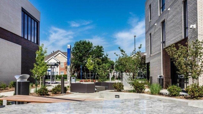 Building Photo - 2697 Troost Ave