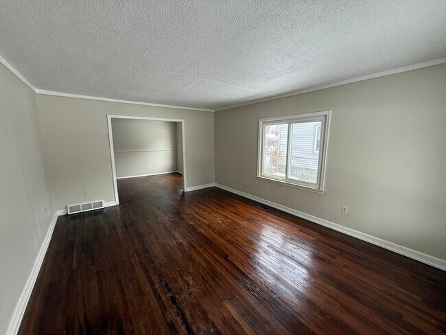 Building Photo - 13441 Harold Ave