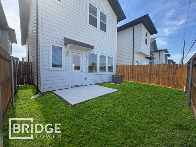 Building Photo - OXFORD-33122 Willow Heights Ln, Magnolia, ...