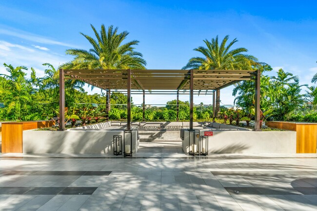 Building Photo - 200 SE Mizner Blvd