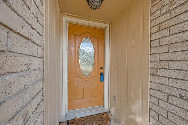 Building Photo - 2928 Laurelridge Dr