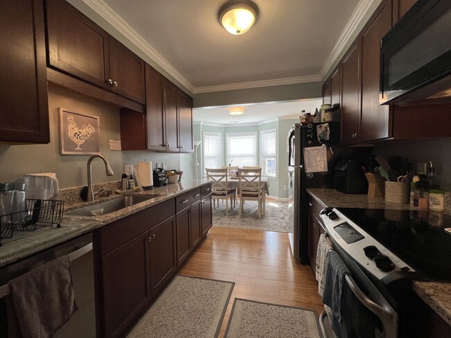 Building Photo - Updated End-Unit Townhouse in York County