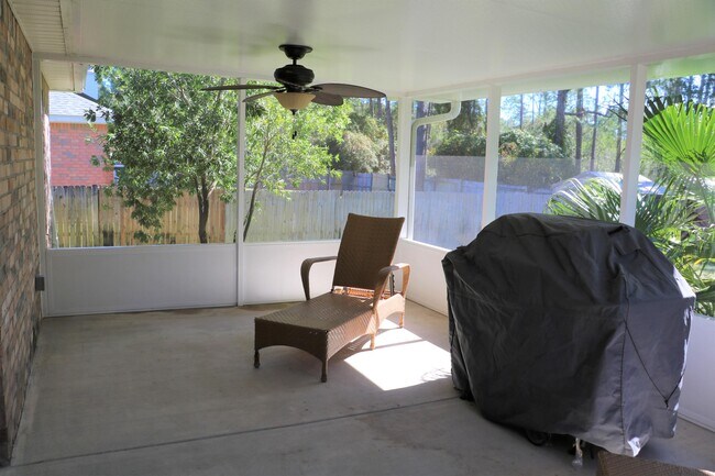 Building Photo - 6461 Arbor Ln