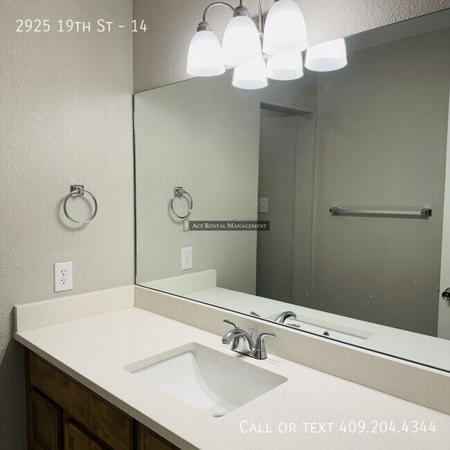 Building Photo - 2925 19th St