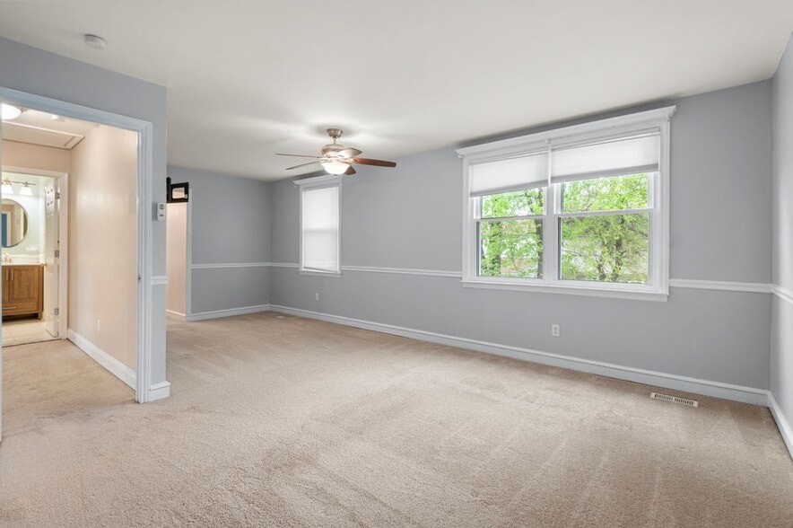 Building Photo - 6420 Thomas Paine Ct