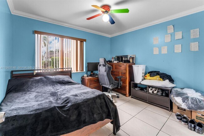 Building Photo - 10290 SW 145th Pl