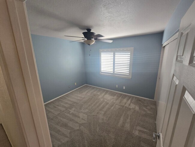 Building Photo - 4 Bedroom House in Penasquitos - 1 Bedroom/Bathroom Downstairs