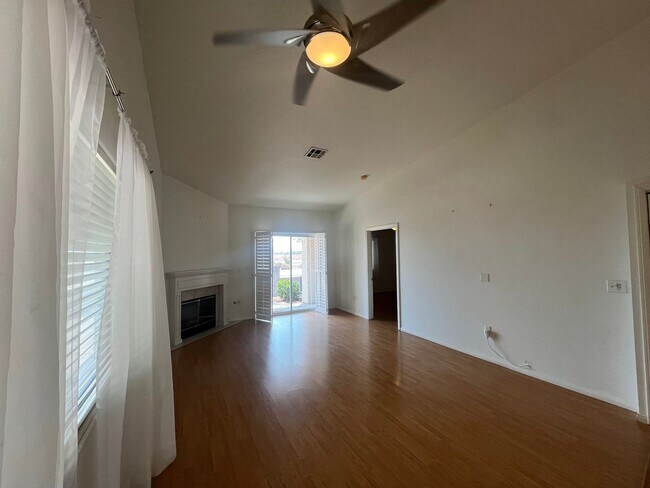 Building Photo - Sunny 2-Bed, 2-Bath in gated community!