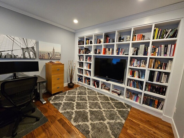 Building Photo - 25 Meridian Ridge Dr