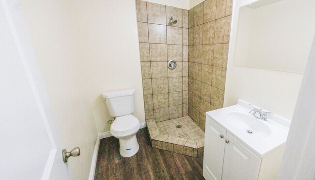Interior Photo - 18315 Malden st.