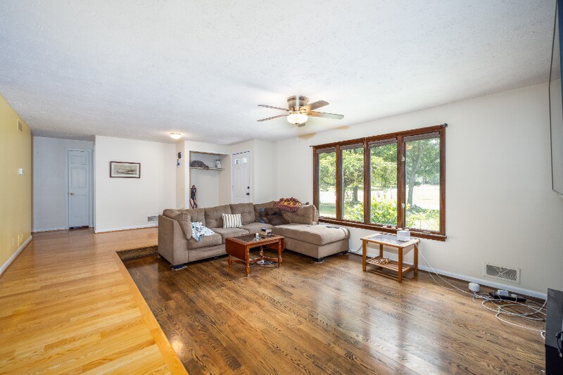 Building Photo - 58 Dutchess Dr