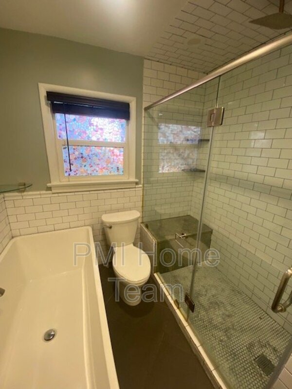 Building Photo - 330 E 100 N