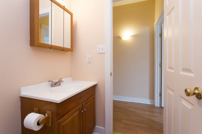 Building Photo - 1311 W Leigh St. Duplex