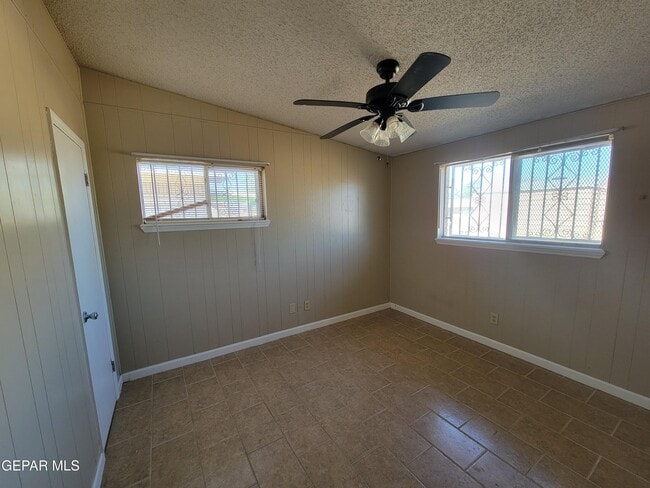 Building Photo - 10416 Lambda Dr