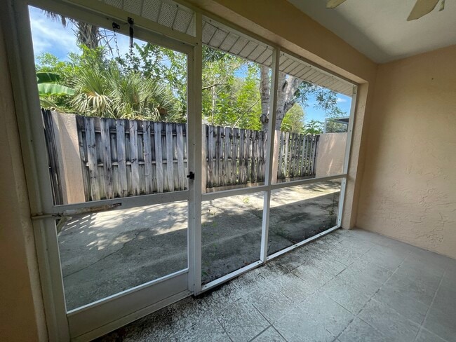 Building Photo - 12243 Londonderry Ln