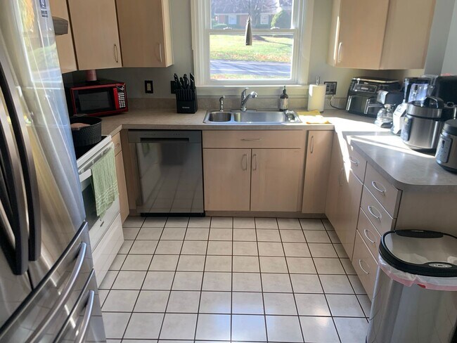 Building Photo - DALLASTOWN SCHOOLS