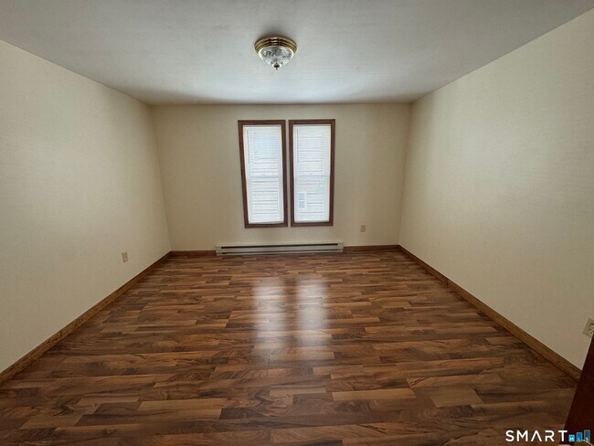 Building Photo - 145 Hoadley St