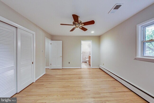 Building Photo - 14904 Claude Ln