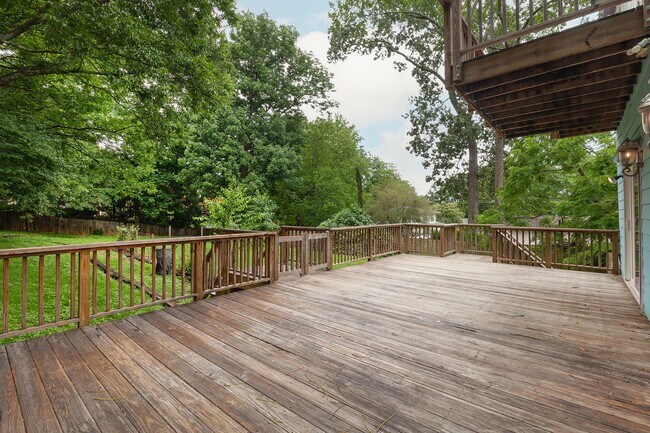 Building Photo - Spacious 6bd/3ba in Grant Park w/ Large Fenced in Backyard & Steps From the Park!