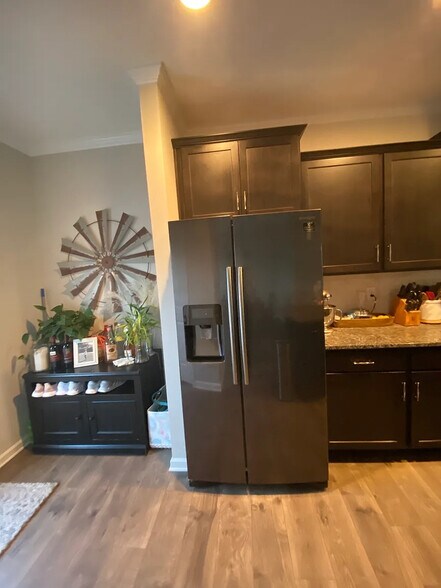 Building Photo - Room in Townhome on Perry Creek Rd