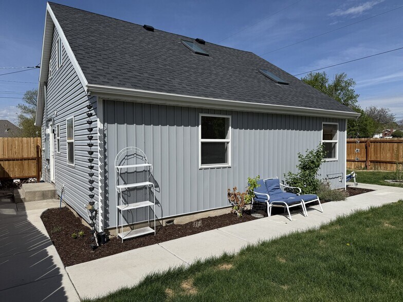 Building Photo - 290 N 600 E