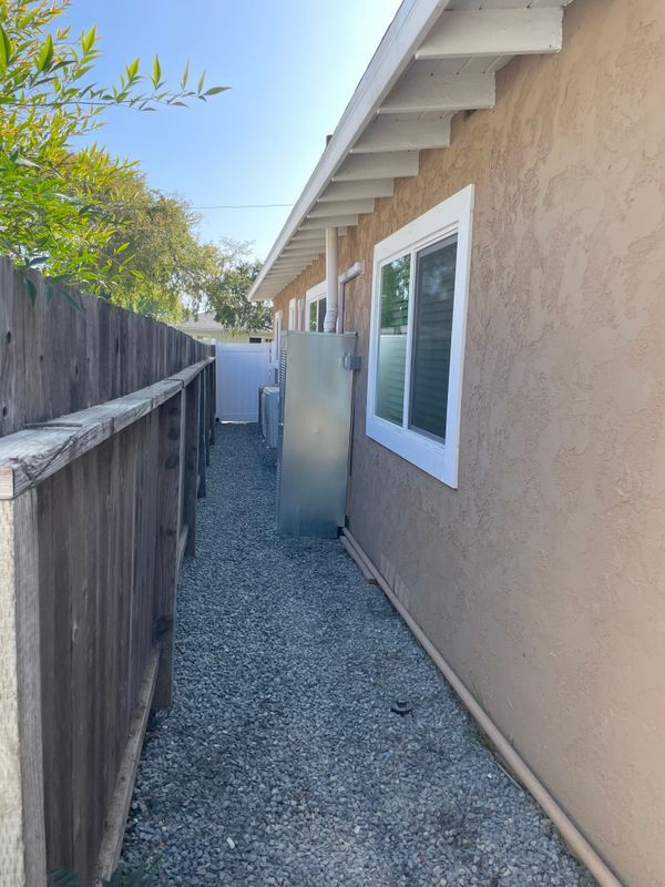 Building Photo - 5741 E 23rd St