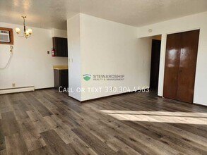 Building Photo - 285 Villa St