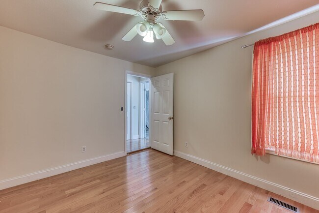 Building Photo - 222 Hulen Ave