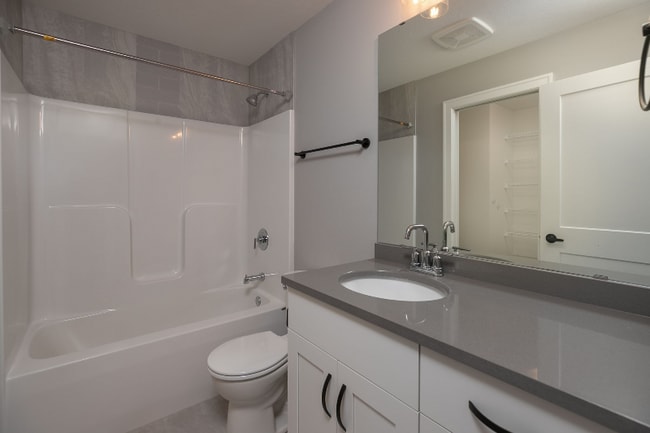 Building Photo - 3715 Fernwood Ln SW