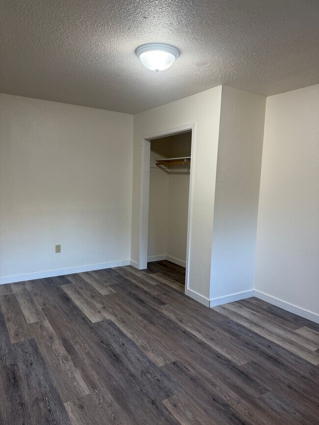 Building Photo - 15144 Sitkum Ln