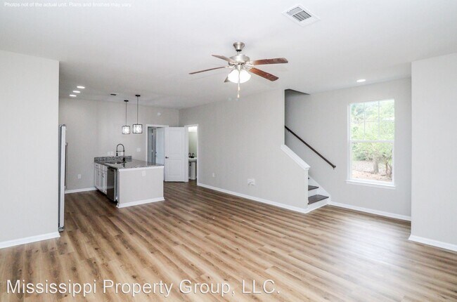 Building Photo - 3 br, 3 bath House - 234 Town Center Drive