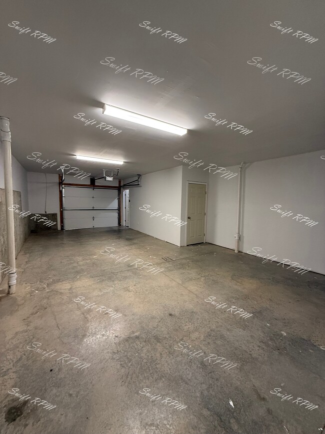 Building Photo - 707 N 2nd St