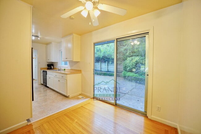 Building Photo - 2309 Fifth Ave