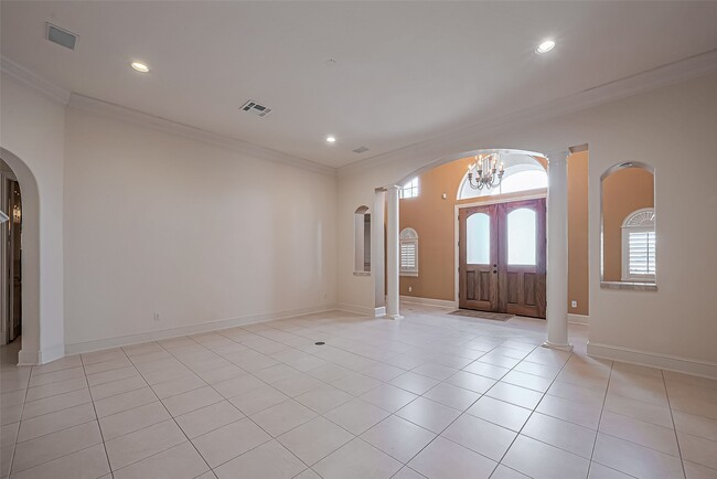 Building Photo - 14010 Barnhart Blvd