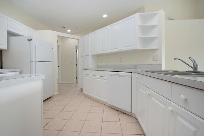 Building Photo - 7117 Strand Cir