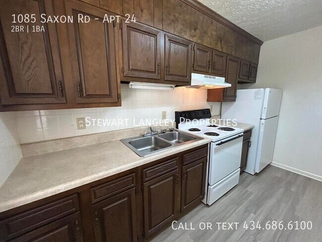 Building Photo - 1085 Saxon Rd