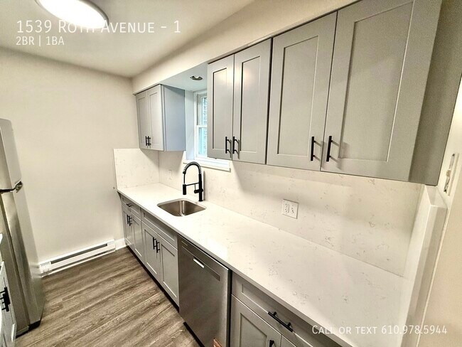 Building Photo - 1539 Roth Ave