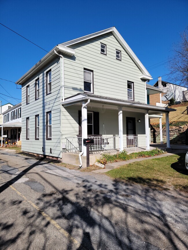 Primary Photo - 403 High St