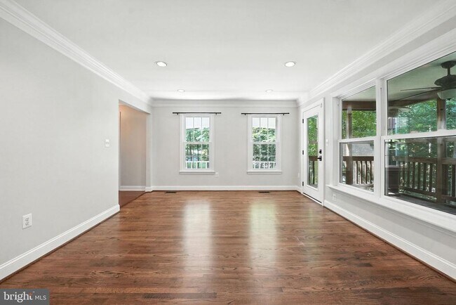 Building Photo - 11109 Ravine Dr