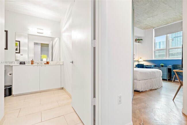 Building Photo - 234 NE 3rd St