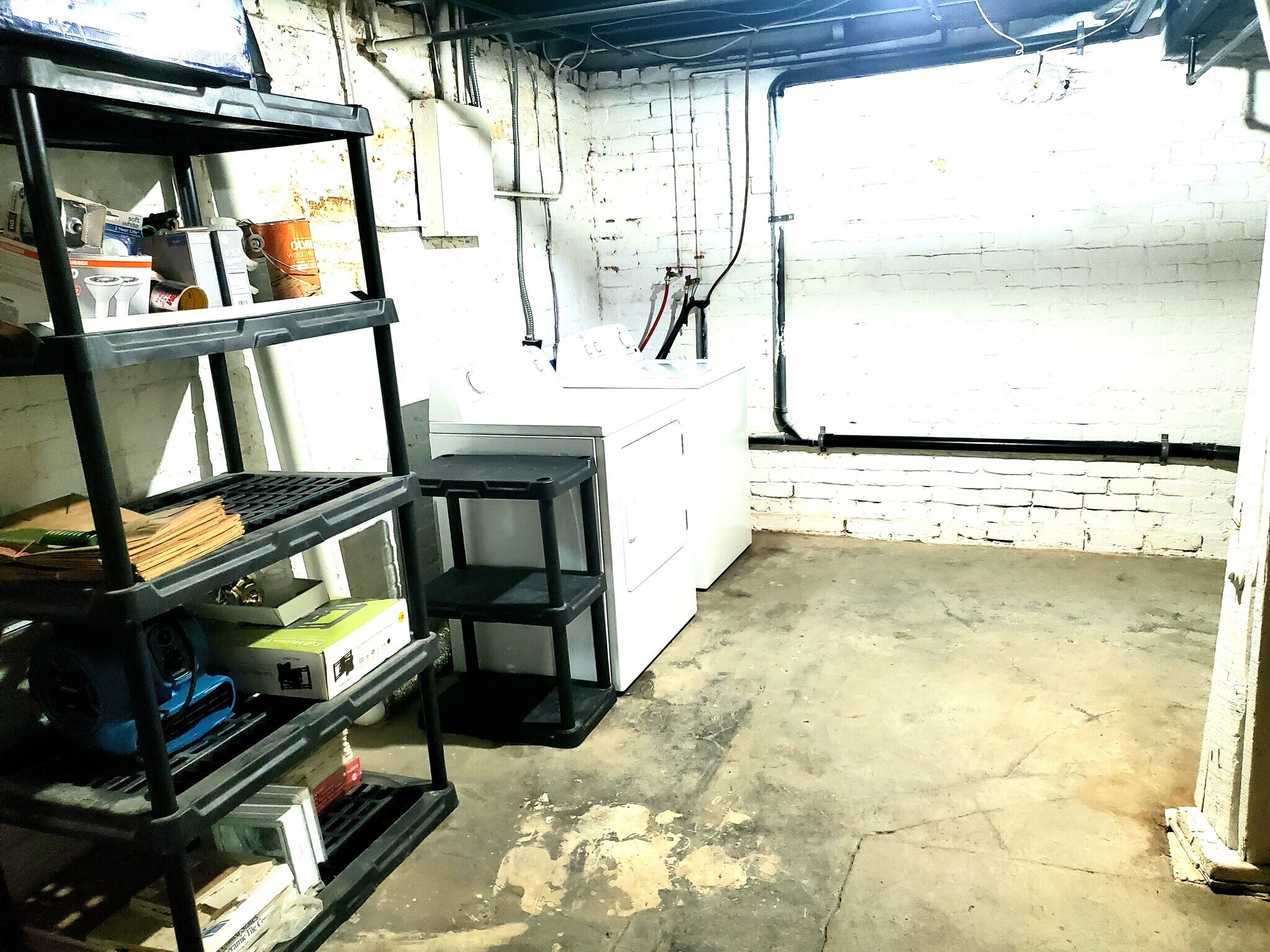 Building Photo - 3560 Jones St