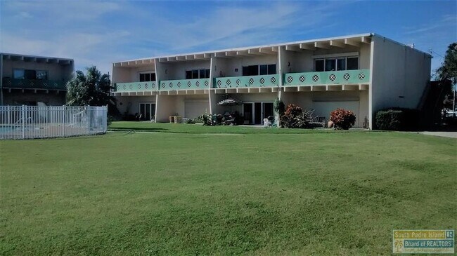 Building Photo - 801 Beach Blvd