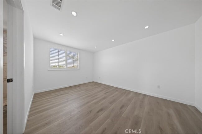 Building Photo - 14827 Dearborn St