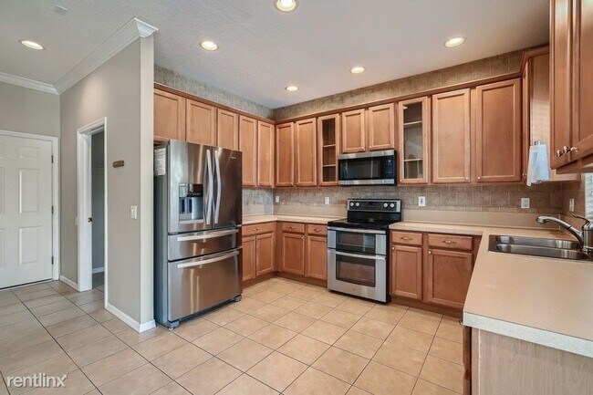 Building Photo - 5 br, 3 bath House - 22727 Killington Blvd...