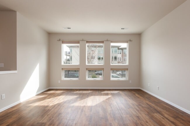 Building Photo - COMING SOON !! Kendall Yards, 3 Bedroom, 2.5 Bath Townhouse Now Available