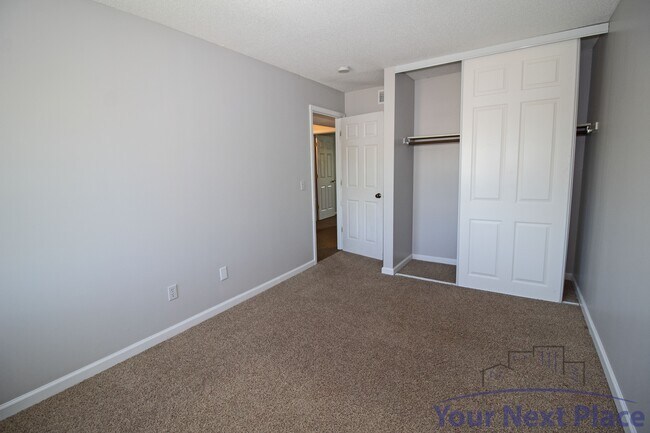 Building Photo - 4340 Chatsworth Cir