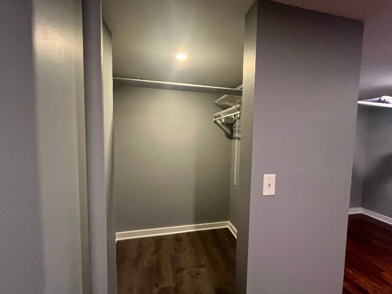 Building Photo - 1830 N Oakland Ave