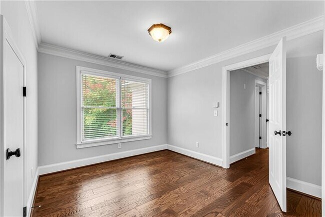 Building Photo - 1200 Chelsey Ln