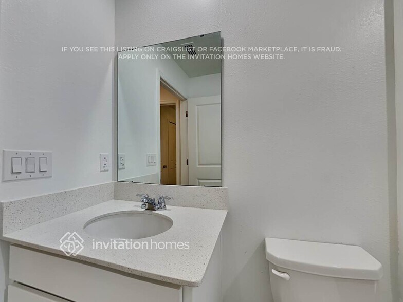 Building Photo - 4330 Holstein St