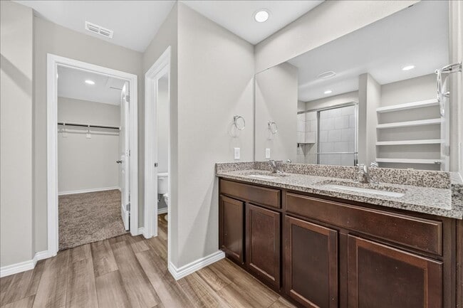 Building Photo - 8133 Cattlemen Dr